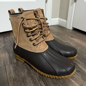 G.H. Bass & Co. Genuine Leather/Waterproof Duck Boots - New! Size 7